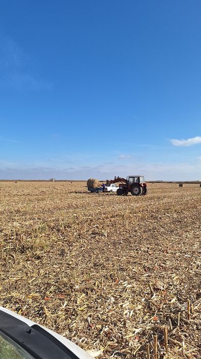 Baloți coceni după teren irigat