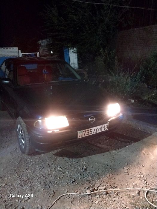 Опель Астра 1992