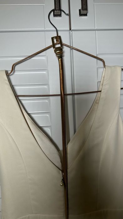 Платье цвета слоновой кости