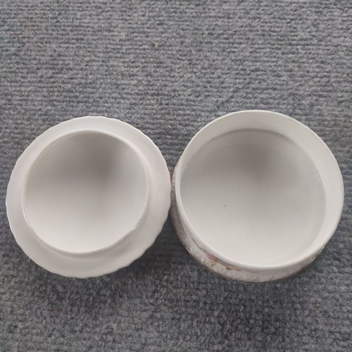 Порцеланова кутия за бижута