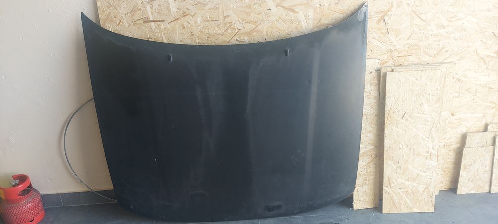 Капот от Volkswagen Passat B4. Оригинал.