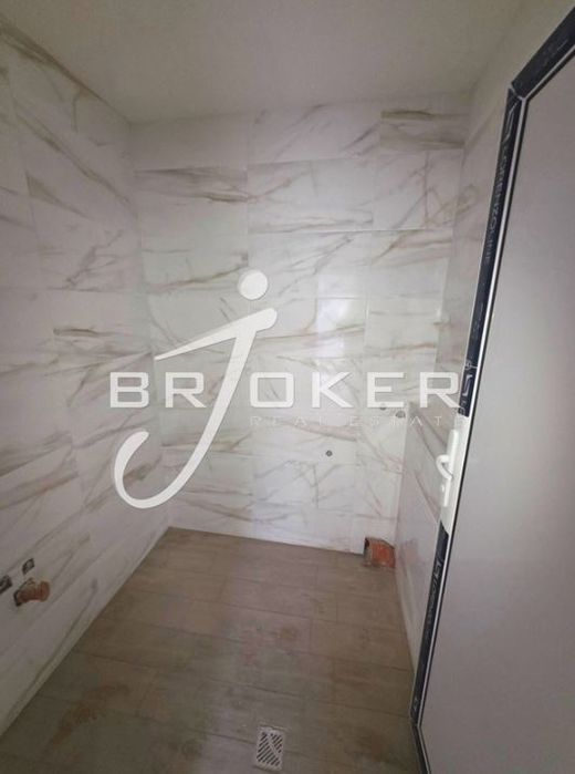 Продава се Офис в Кърджали, Студен кладенец - 25 кв.м за 776 €/кв.м - Снимка #5