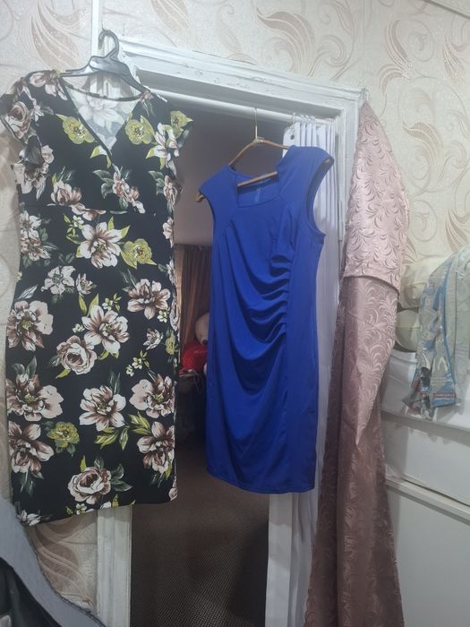 Платья продам дешево