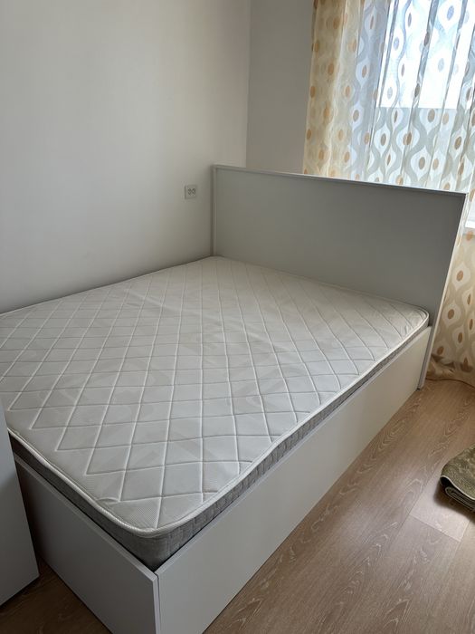 Продается кровать с матрасом