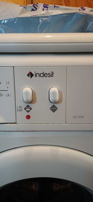 indesit  wn 421xwu/s