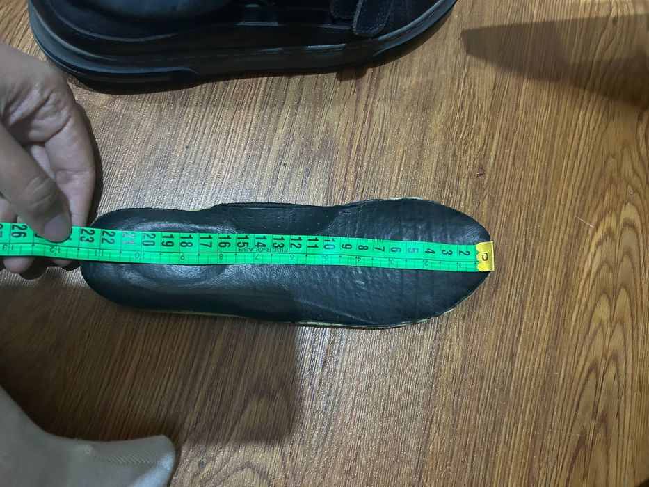 Кроссовки из натуральный кожи 35-36 размер мостра