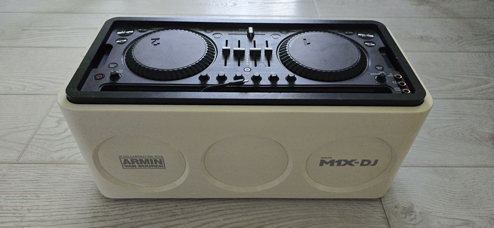 Sistem Philips M1X-DJ Armin Van Buuren