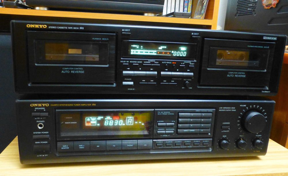 Amplituner si Deck Onkyo