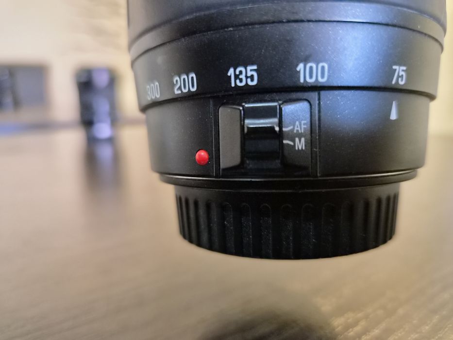 Obiectiv Tamron AF 75-300mm f/4-5.6 LD pentru Canon