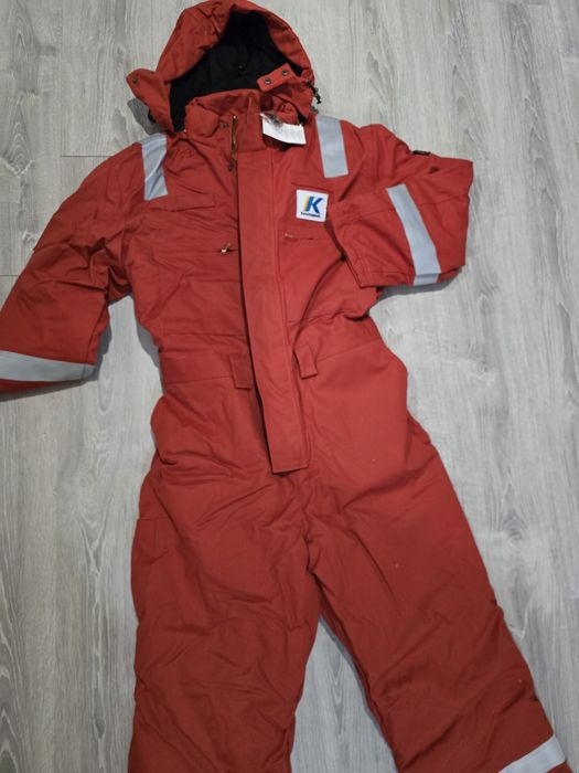 Продам комбинезон зимний