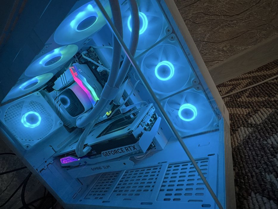 4070 Ti Super / 64 GB RAM / 4 TB NVMe / i7 14700K