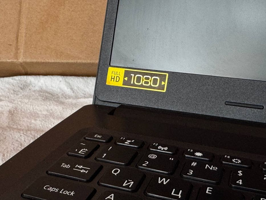 ACER komputer sotiladi