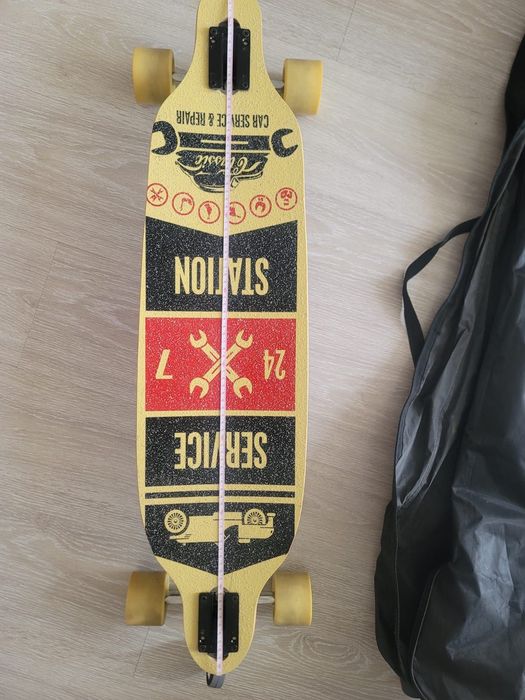 Продам скейт с чехлом