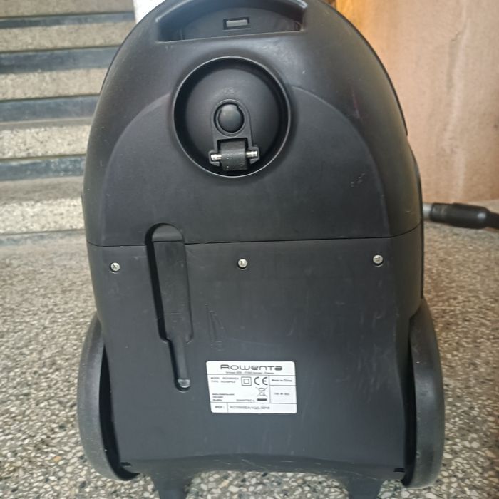 Прахосмукачка Roventa.