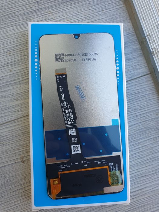 Display P30 Lite. Nou