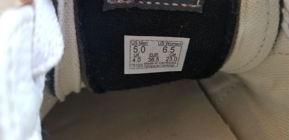 Vans снисърси , кожени.