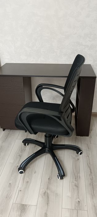 Продам офисное кресло