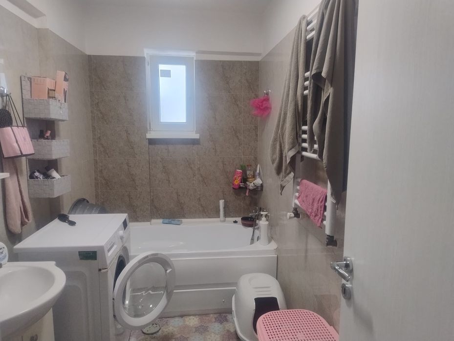 Închiriez apartament 2 camere