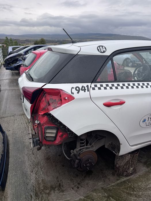 Aripa spate stanga dreapta panou fusta spate locas roata rezerva Hyundai i20 2015-2020