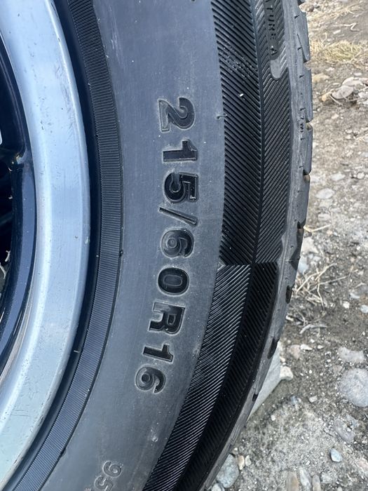 Новые шины вместе с дисками