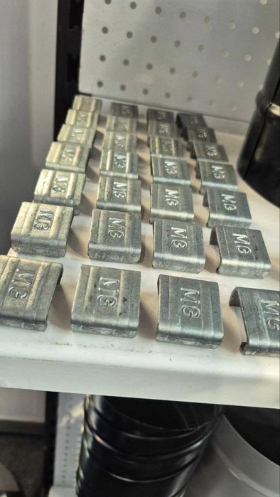 Клипсы и уголки (косынки) для вентиляции