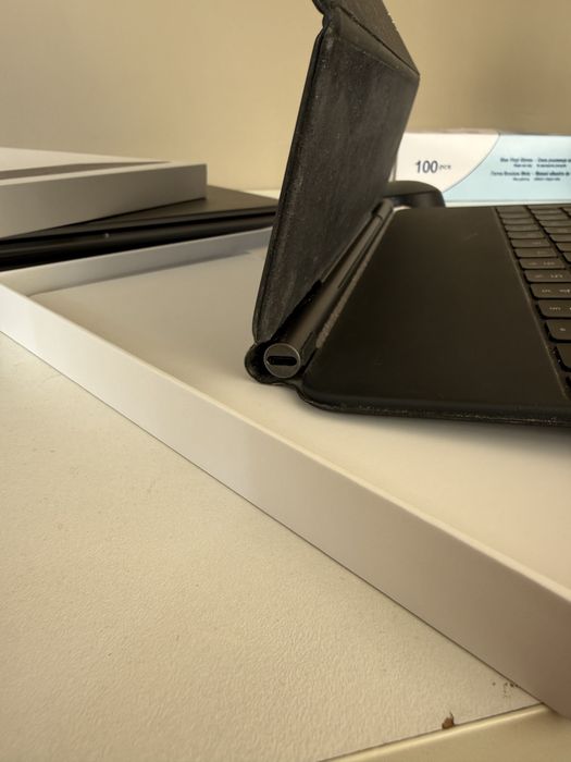 Apple Magic Keyboard 12.9