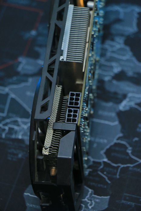 Zapchast yoki remontga Gigabyte GTX760 2GB