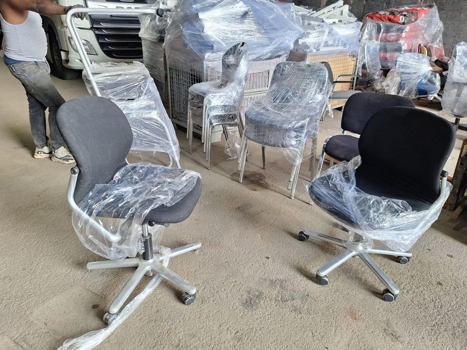 Столове различни модели