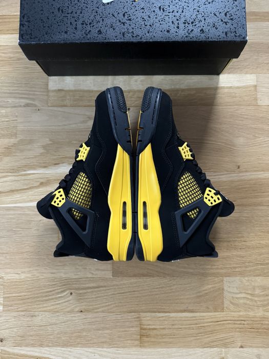 Air Jordan 4 Yellow Thunder 42