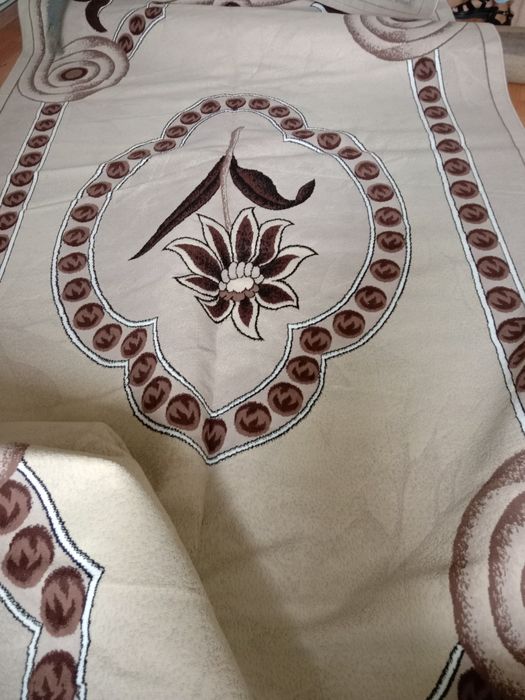 Продам ковёр размер 3 на 4