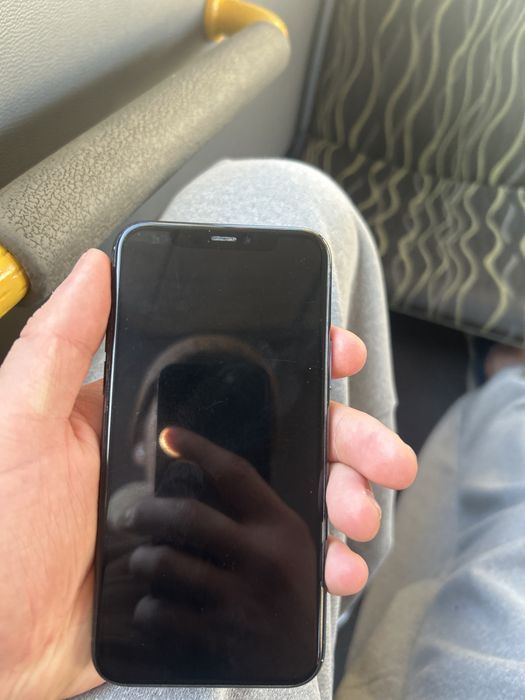 Продаю IPhone 11 про