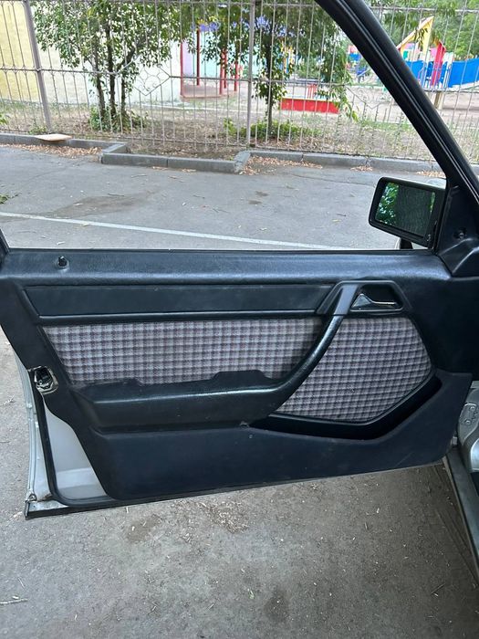Mercedes Benz E230