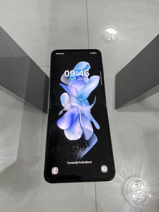 Samsung Z Flip 4 graphite 128Gb neverlocked