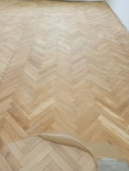 Slefuiesc parchet 75 lei mp