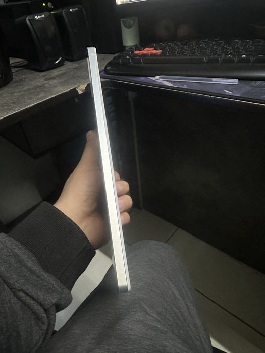 Planshet Pro14 sotiladi