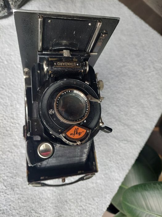 Aparat foto cu burduf din anii 1927-30 Este functional și în condiție f.buna.