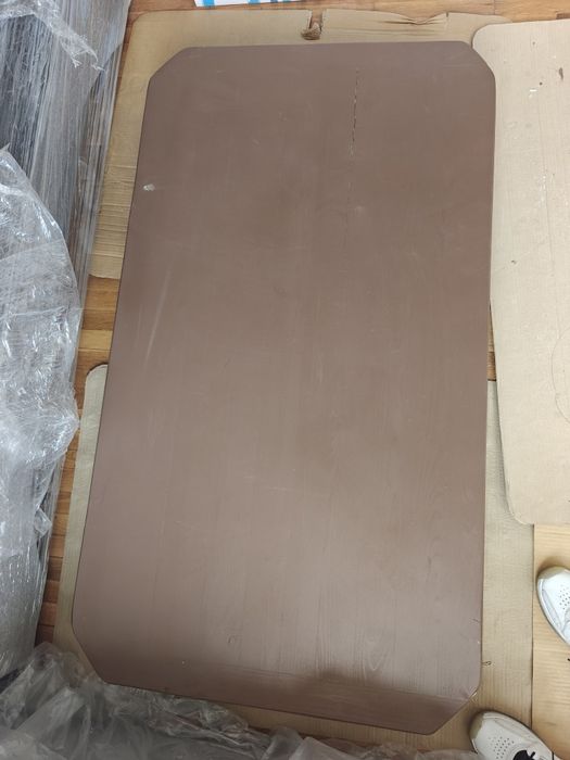 Масивна маса със столове