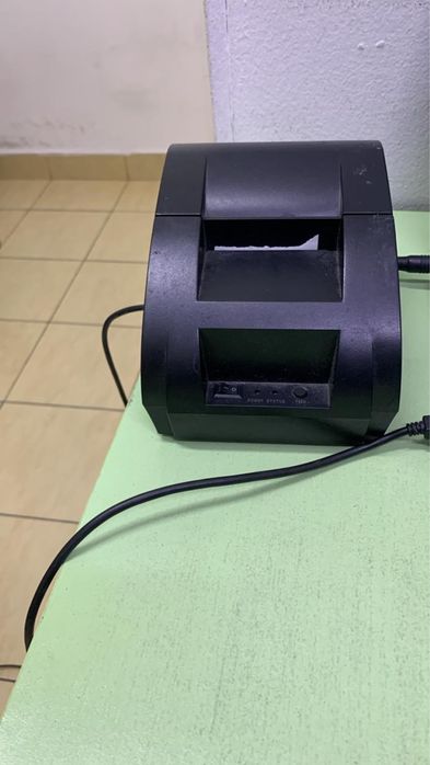 Проадется вывеска аптека и плюсик