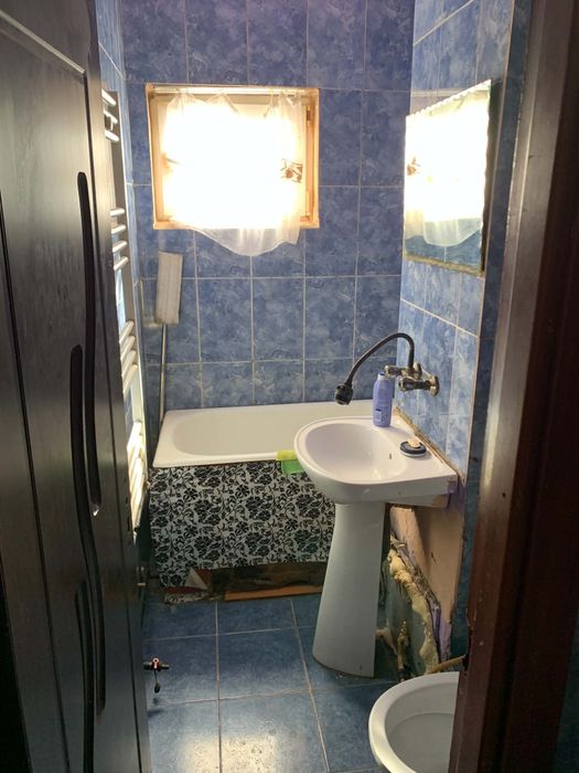 Dau sau schimb apartament cu casa