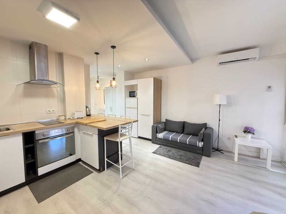 Studio tip loft renovat, licență turistică, piscină – Torrevieja