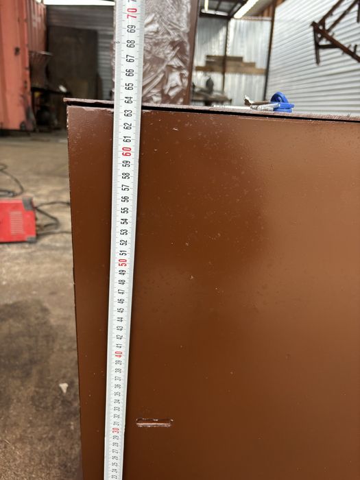 Сейф офисный.