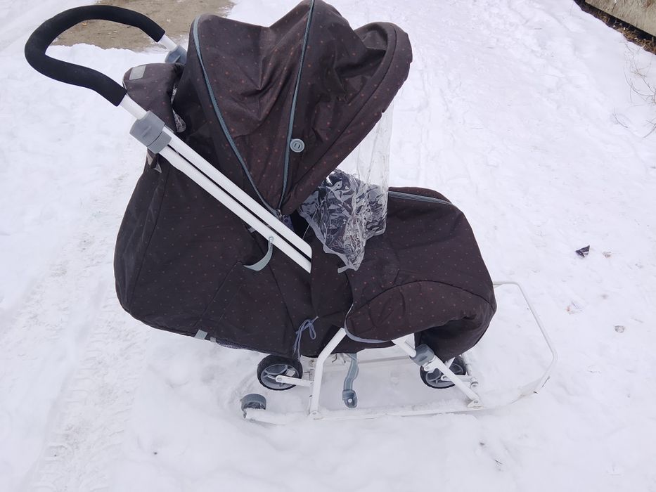 Продам санки почти новые