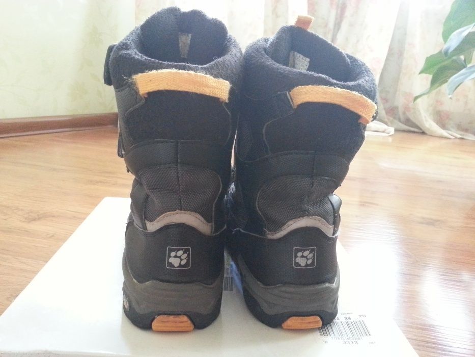 Зимние ботинки от Jack Wolfskin(39 размер)