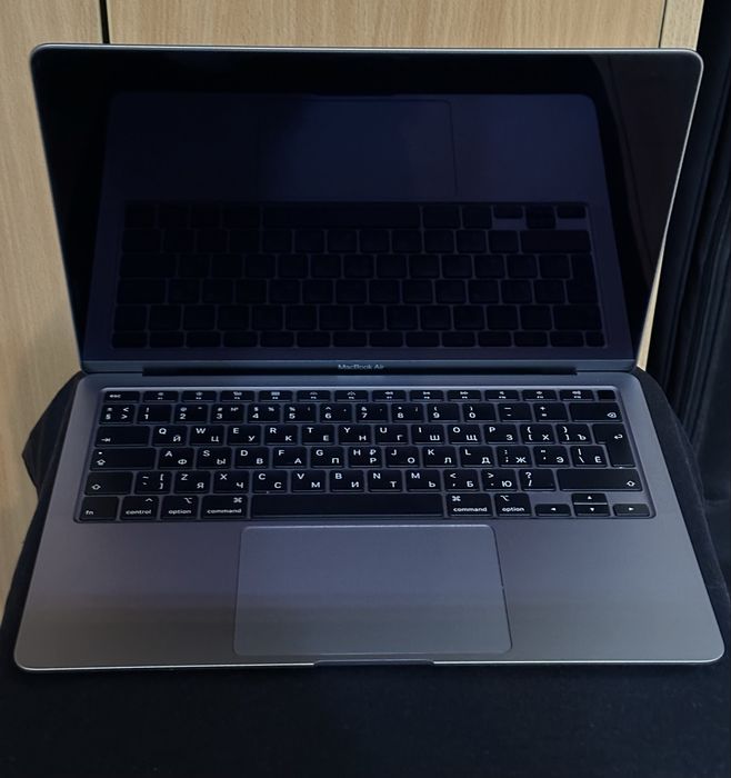 Макбук Air 13 2020 – i5