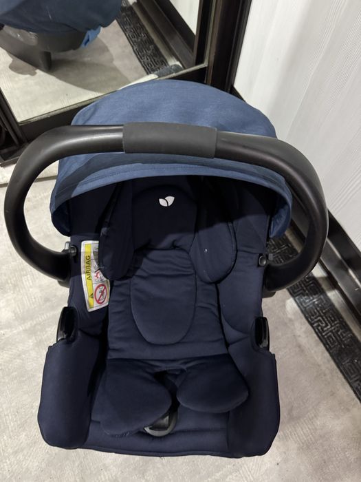 Продам автолюльку joie