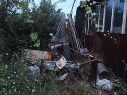 Почистване на апартаменти  и тавански помещения мазета и дворове