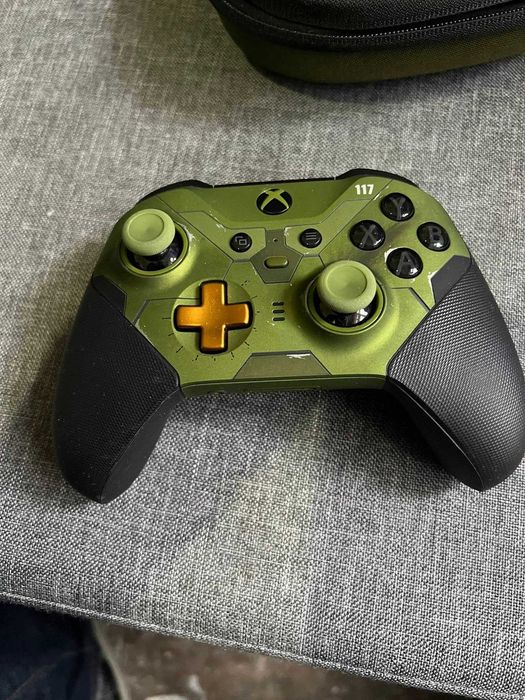 Xbox Elite 2  Gamepad Halo Edition