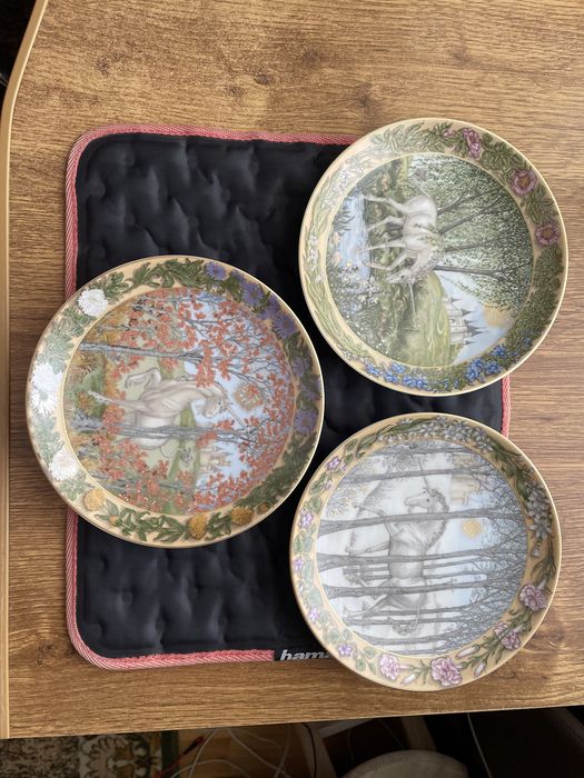 Superbe farfurii editie limitata din portelan pictat cu isertii din au