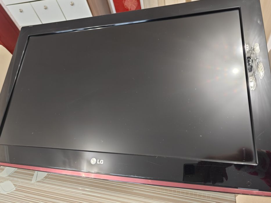 Продам Телевизор LG