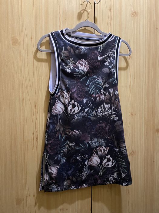 Спортна рокля Nike